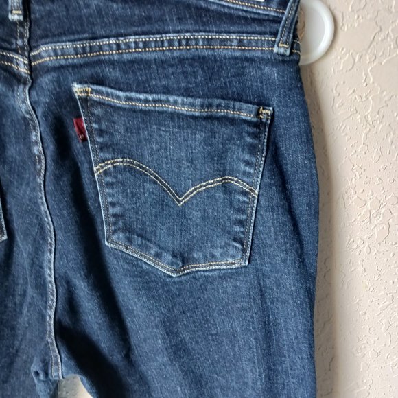 Levi's high rise skinny jeans. Dark blue denim. - Picture 3 of 6